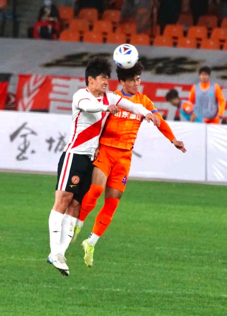 包含集结日NBA总决赛传出新动向，山东泰山刷新队史纪录，管理层表态：话题不断，年轻球员得到机会的词条